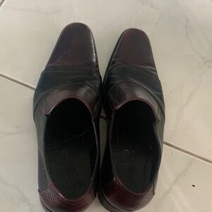 Elegant Black and Burgundy Men's Loafers